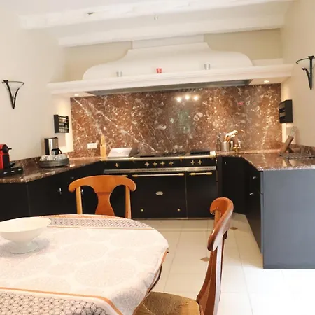 Le Domaine De Merlande -demeure De Charme Avec Piscine 호텔 *