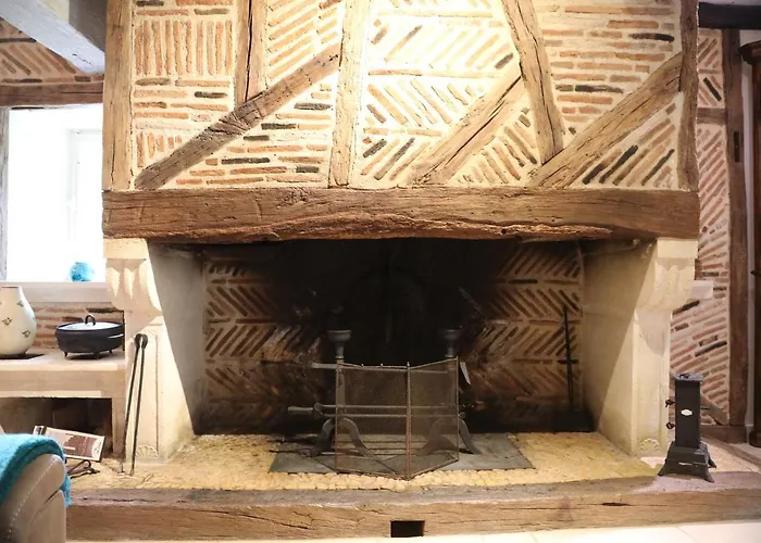 Le Domaine De Merlande -demeure De Charme Avec Piscine * La Lande (Dordogne)