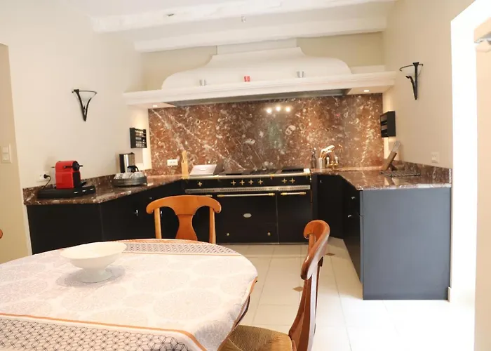 Le Domaine De Merlande -demeure De Charme Avec Piscine ホテル *