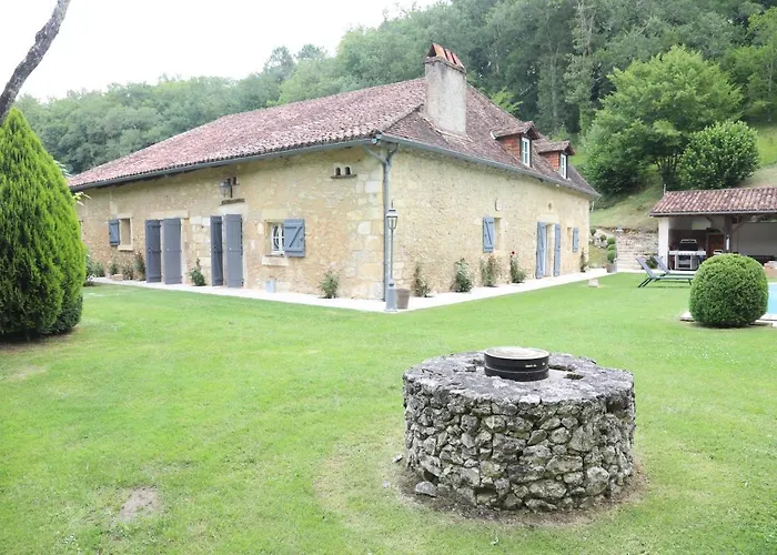 Le Domaine De Merlande -demeure De Charme Avec Piscine ホテル